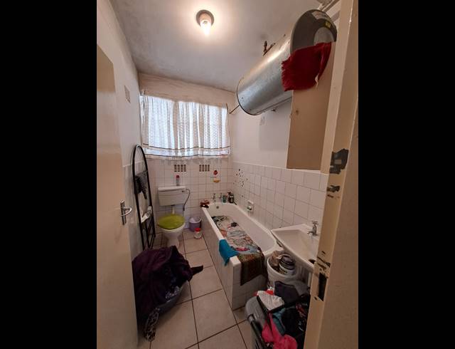 1 BEDROOM FLAT FOR SALE IN VEREENIGING CENTRAL